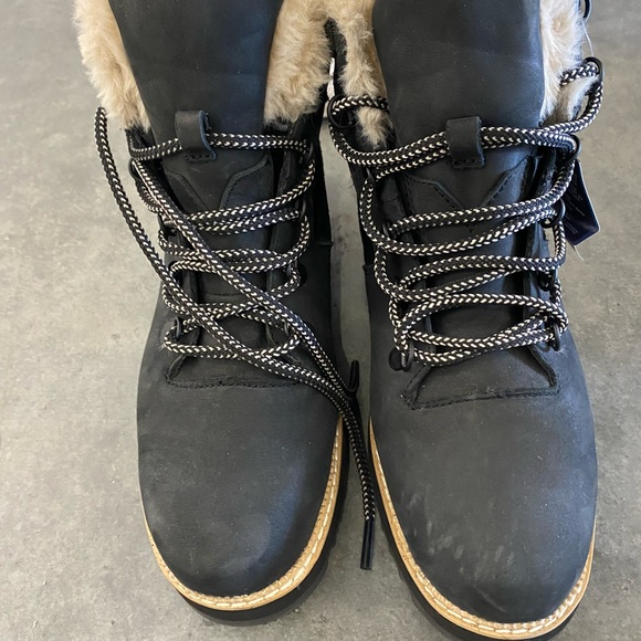 TOMS MOJAVE MS10016803 weather proof black suede and nubuck leather boots - Picture 2 of 8